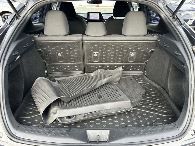 Used 2019 Toyota C-HR XLE image 21