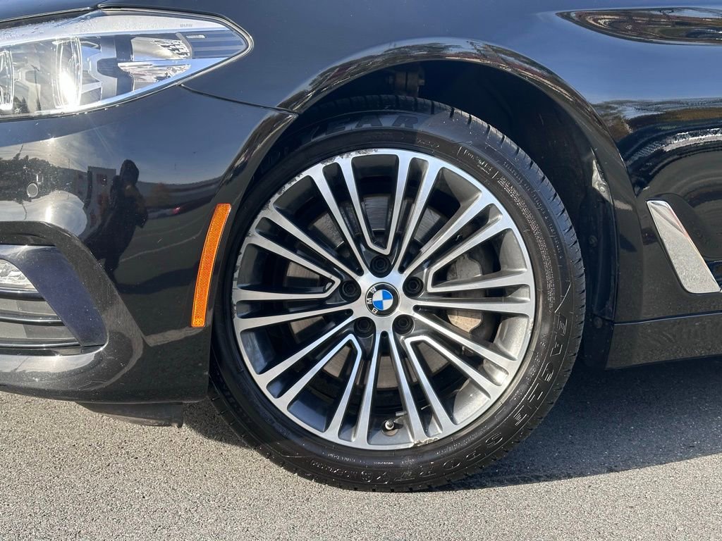 Used 2018 BMW 530i xDrive image 2
