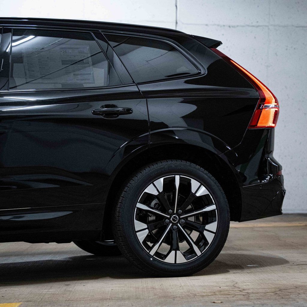 New 2026 Volvo XC60 B5 Plus w/ Protection Package Premier AWD/4WD image 4