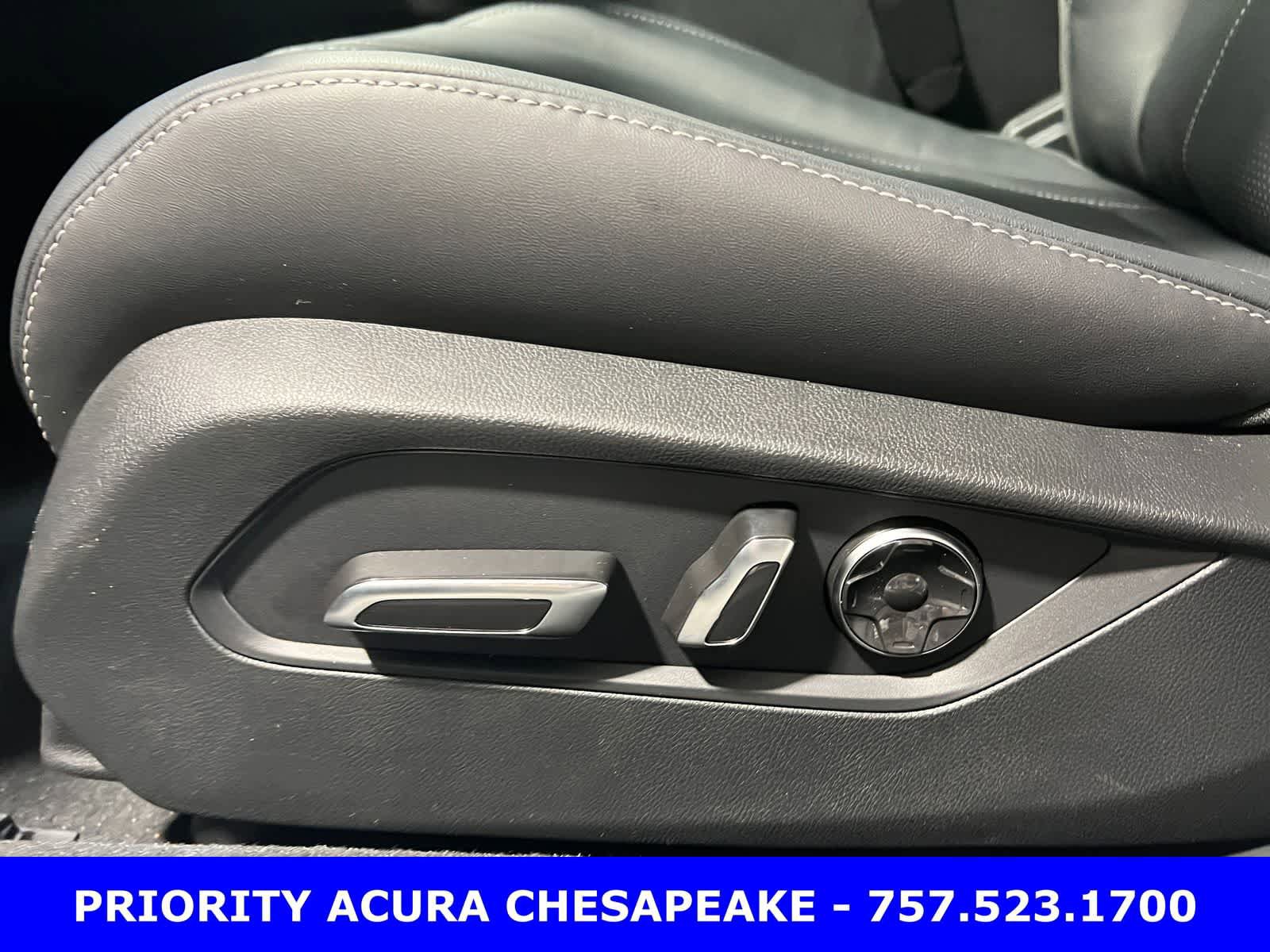 Used 2025 Acura TLX w/ Technology Package FWD image 11