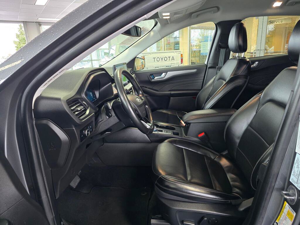 Used 2024 Ford Escape Platinum AWD/4WD image 22