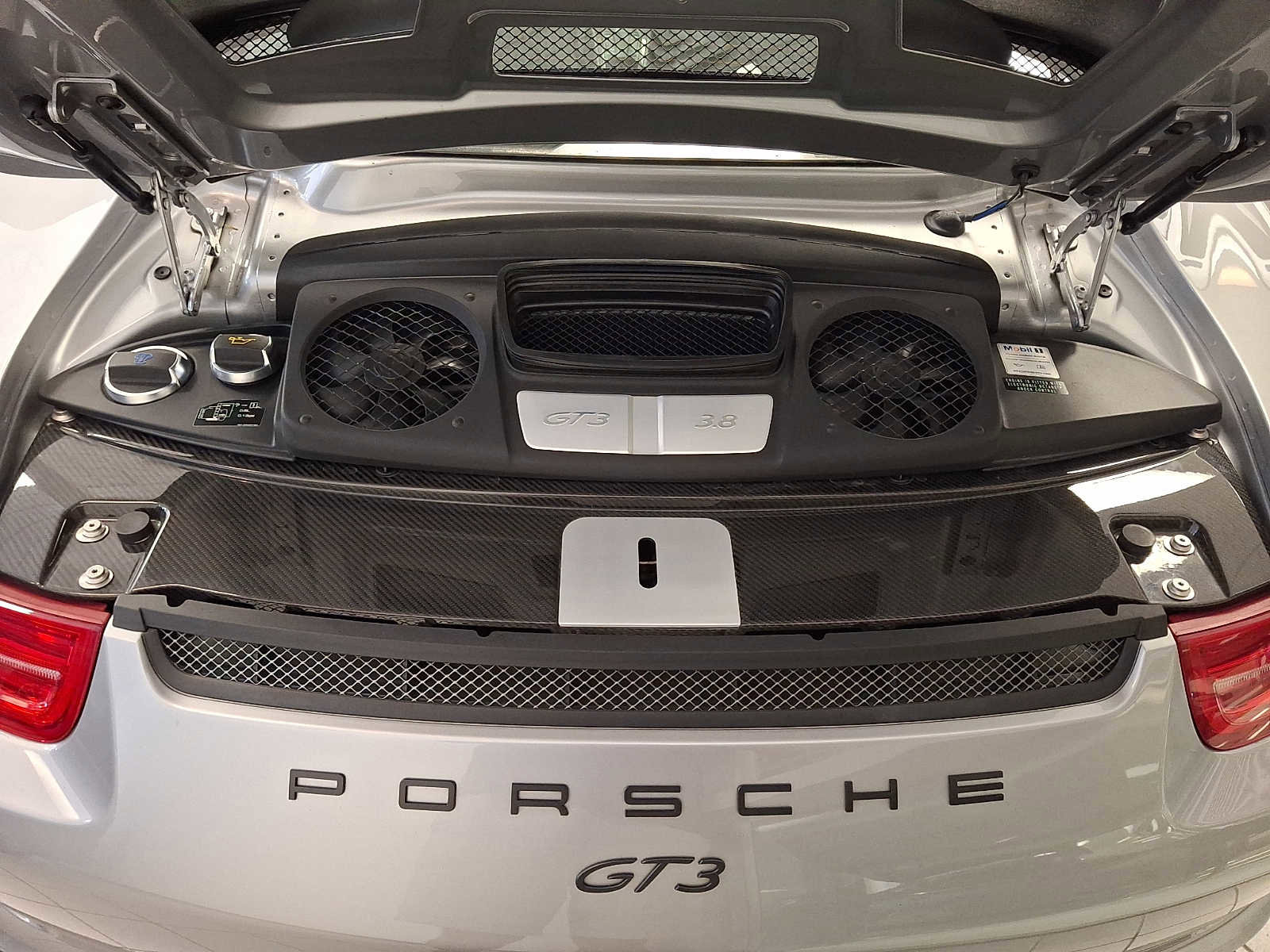 Used 2015 Porsche 911 GT3 RWD image 28