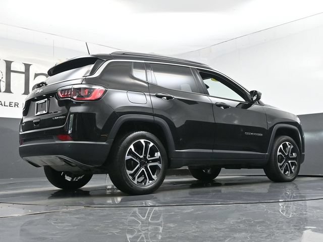 Used 2023 Jeep Compass Limited w/ Sun and Sound Group AWD/4WD image 33