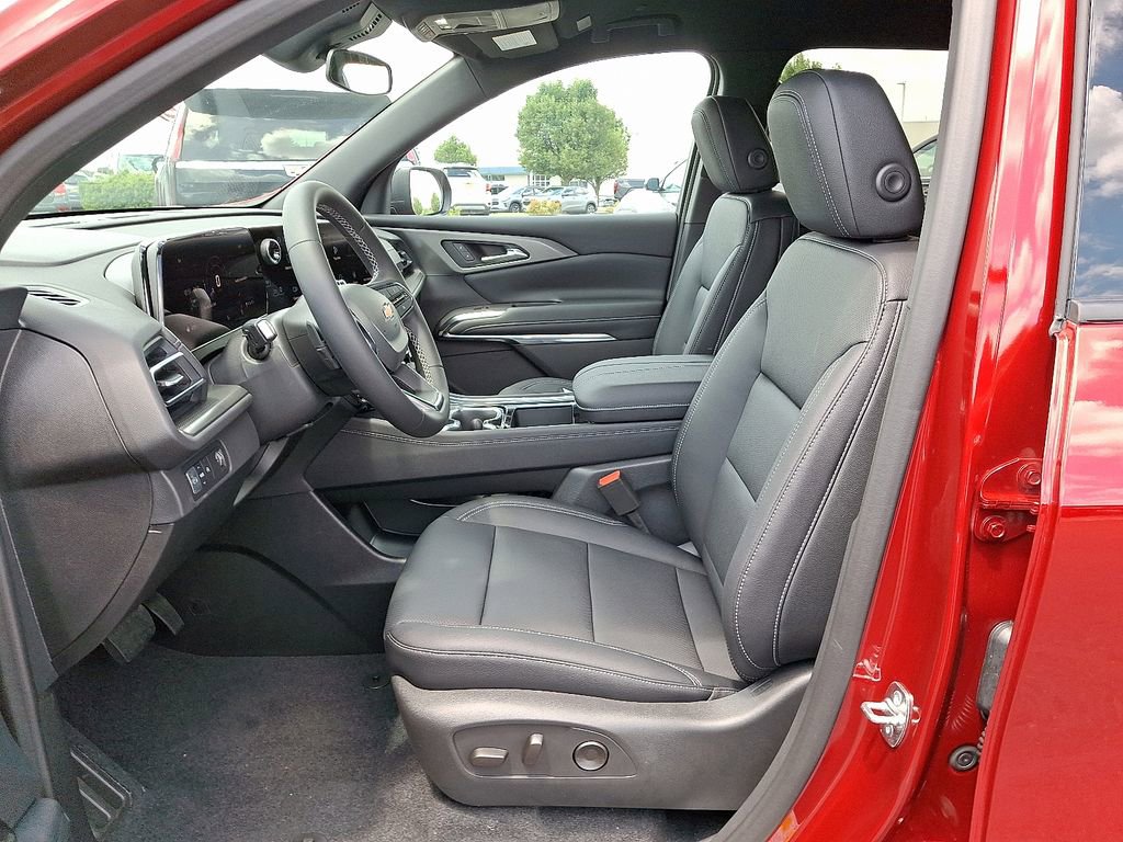 New 2025 Chevrolet Traverse LT image 6