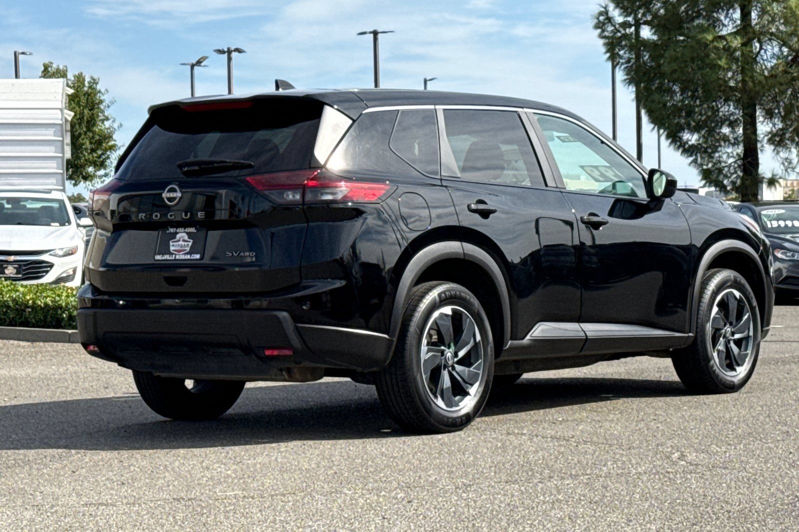 Used 2024 Nissan Rogue SV AWD/4WD image 5