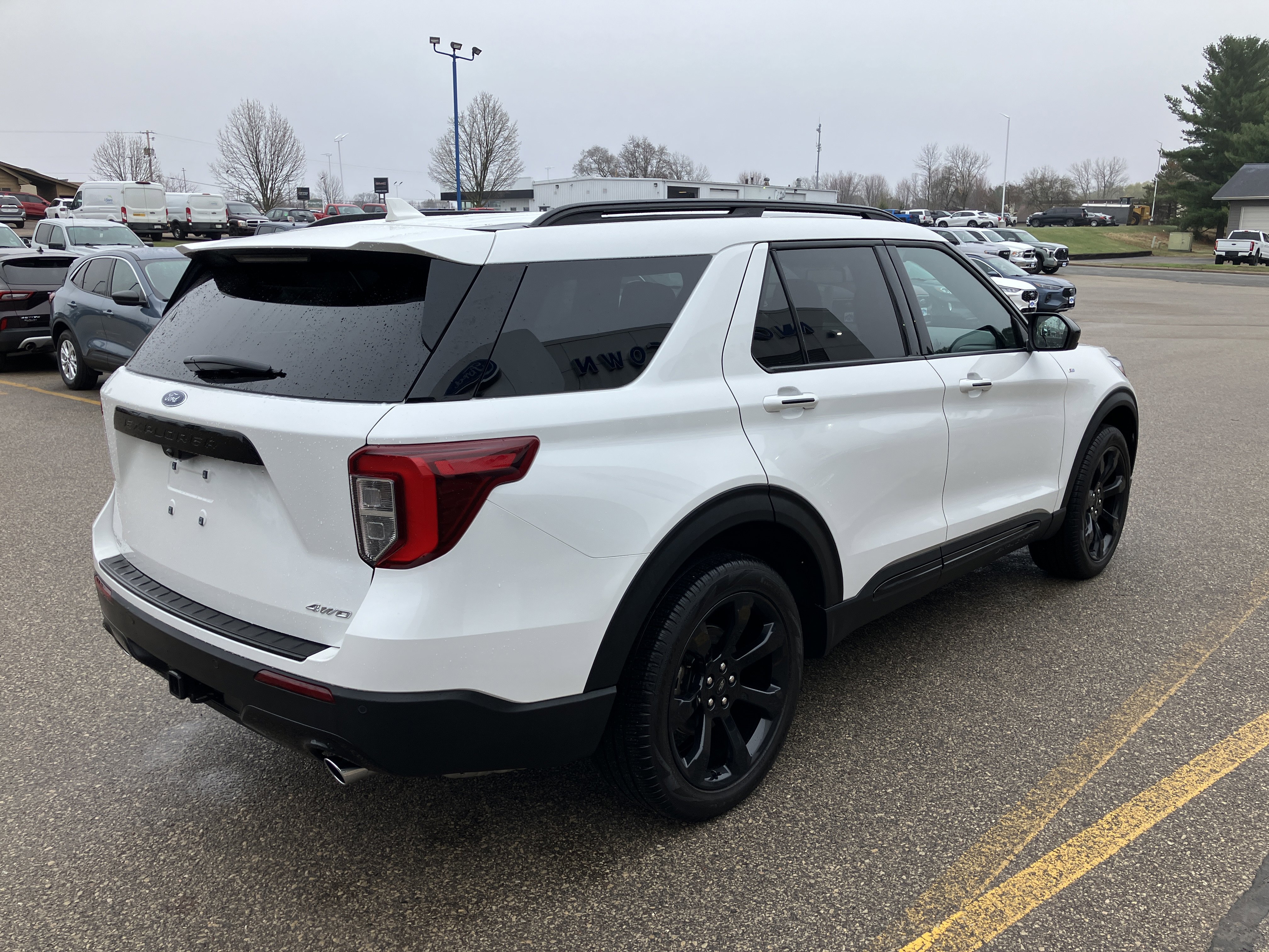 Used 2023 Ford Explorer ST-Line w/ Class IV Trailer Tow Package AWD/4WD image 6