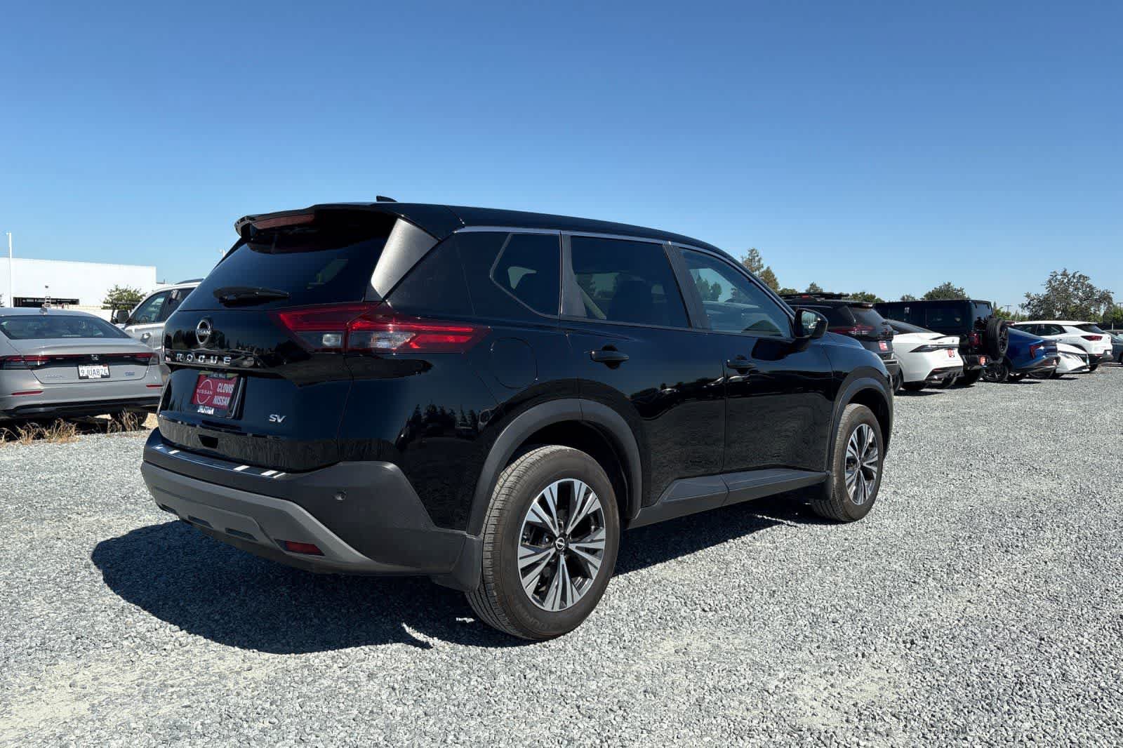 Certified 2023 Nissan Rogue SV FWD image 3