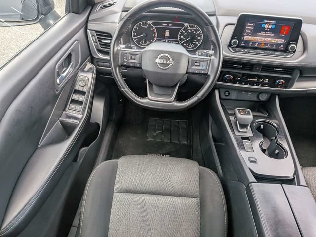 Used 2025 Nissan Rogue SV FWD image 14