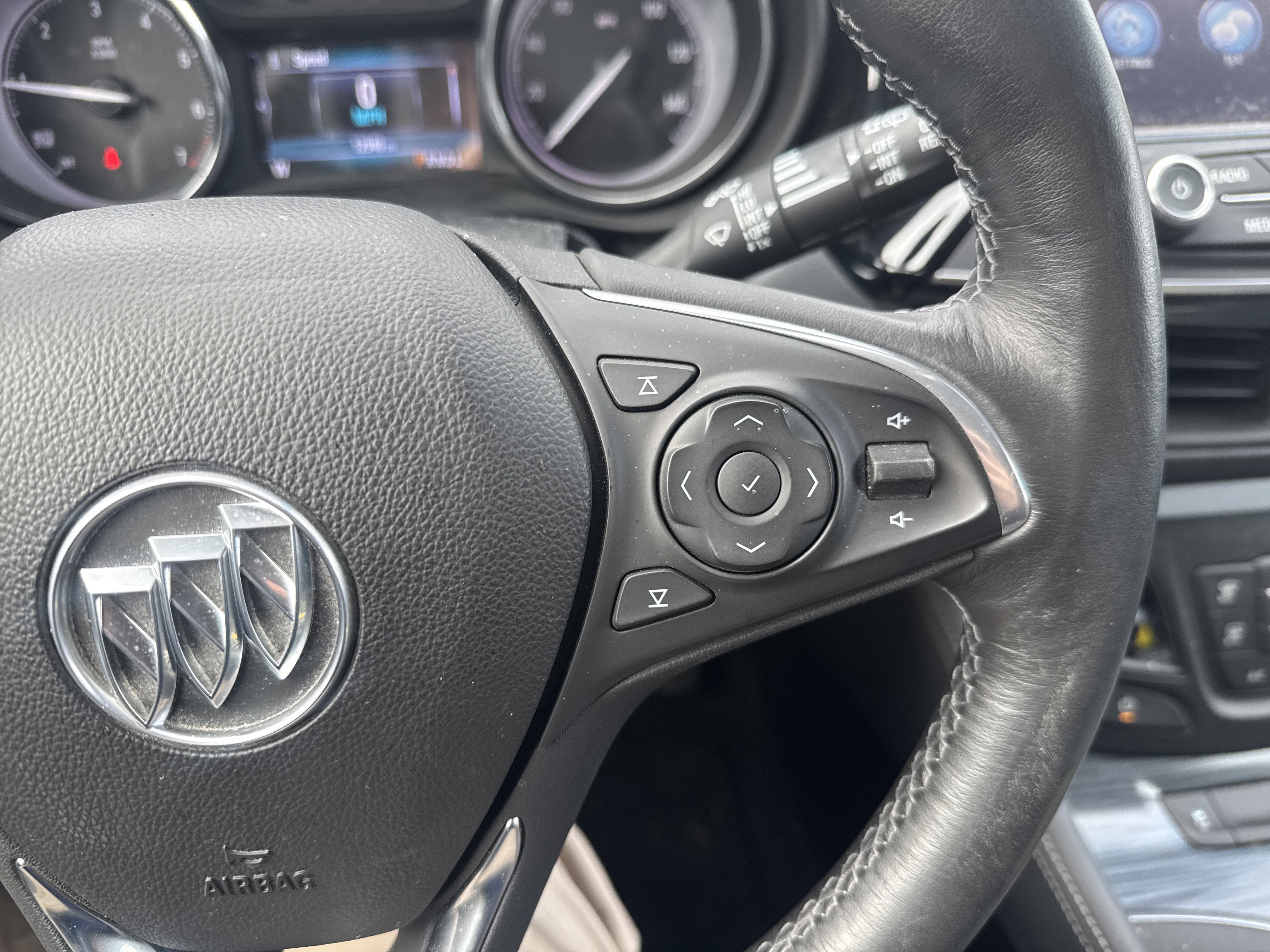 Used 2020 Buick Envision Essence image 19