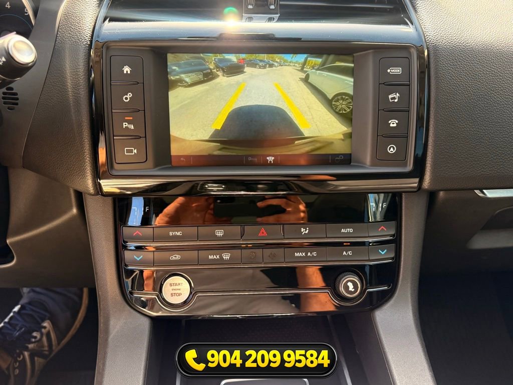Used 2018 Jaguar F-PACE Premium image 20