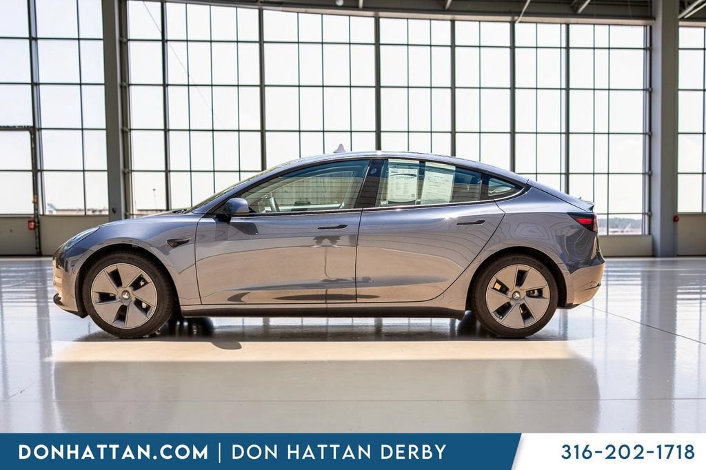 Used 2021 Tesla Model 3 Standard Range Plus RWD image 2