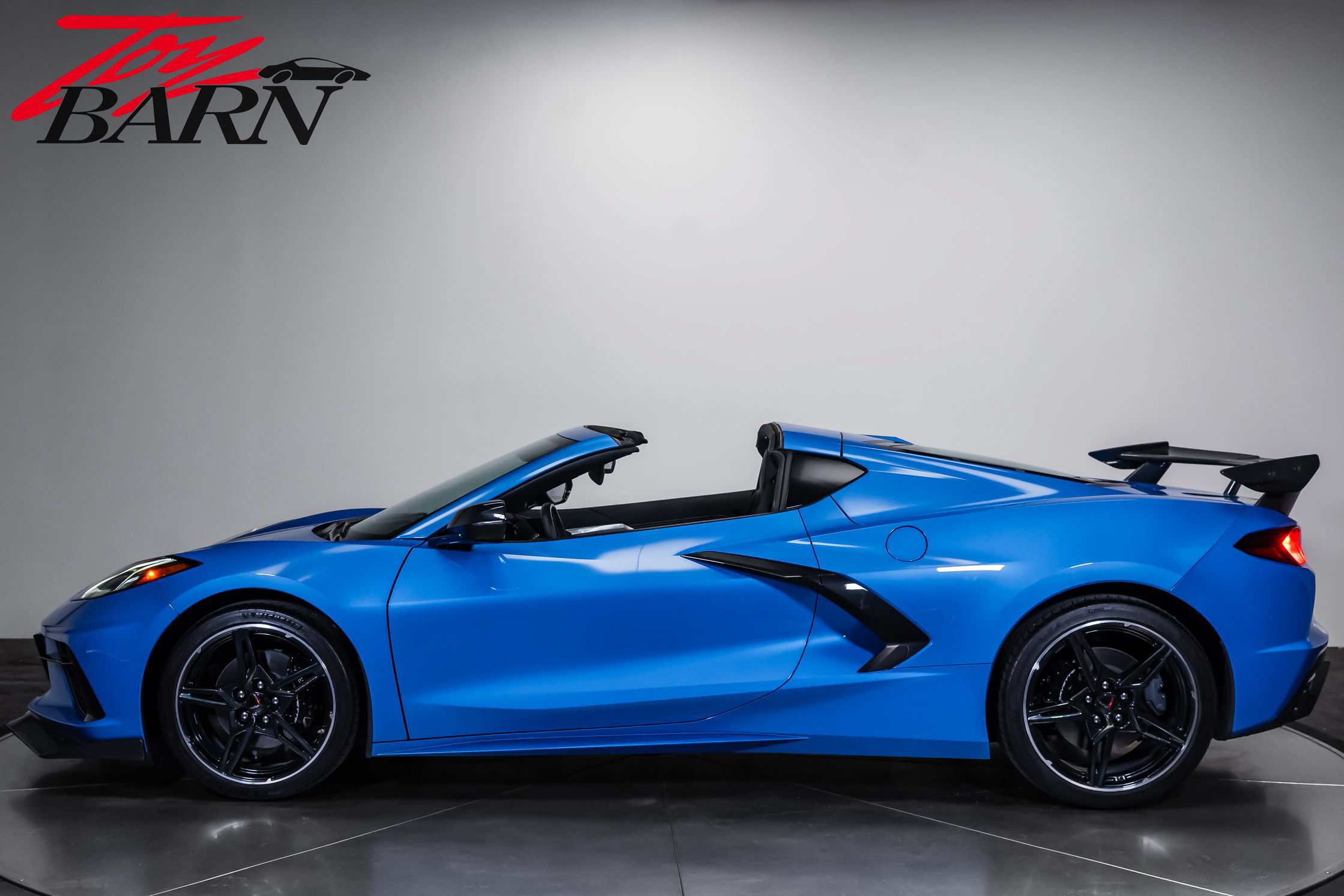 Used 2024 Chevrolet Corvette Stingray Preferred Cpe w/ Battery Protection Package RWD image 2