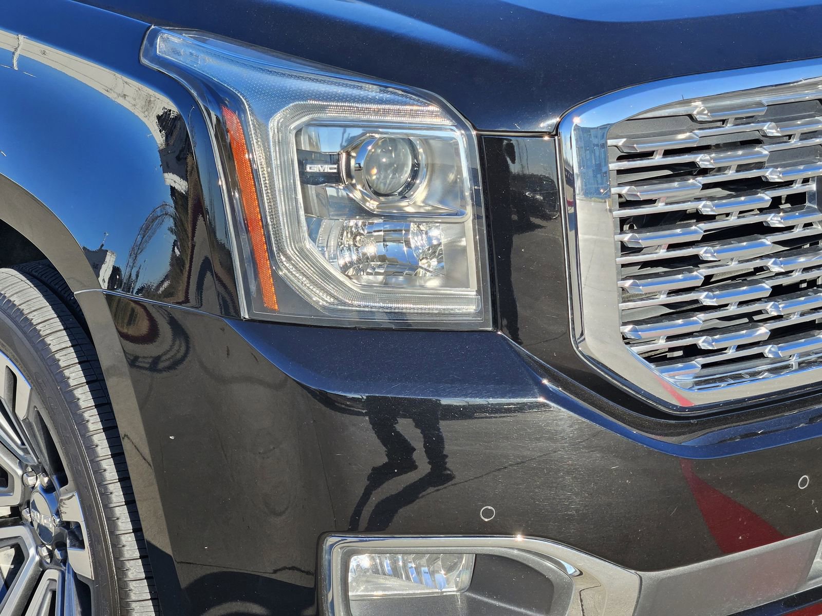 Used 2019 GMC Yukon Denali w/ Denali Ultimate Package image 9