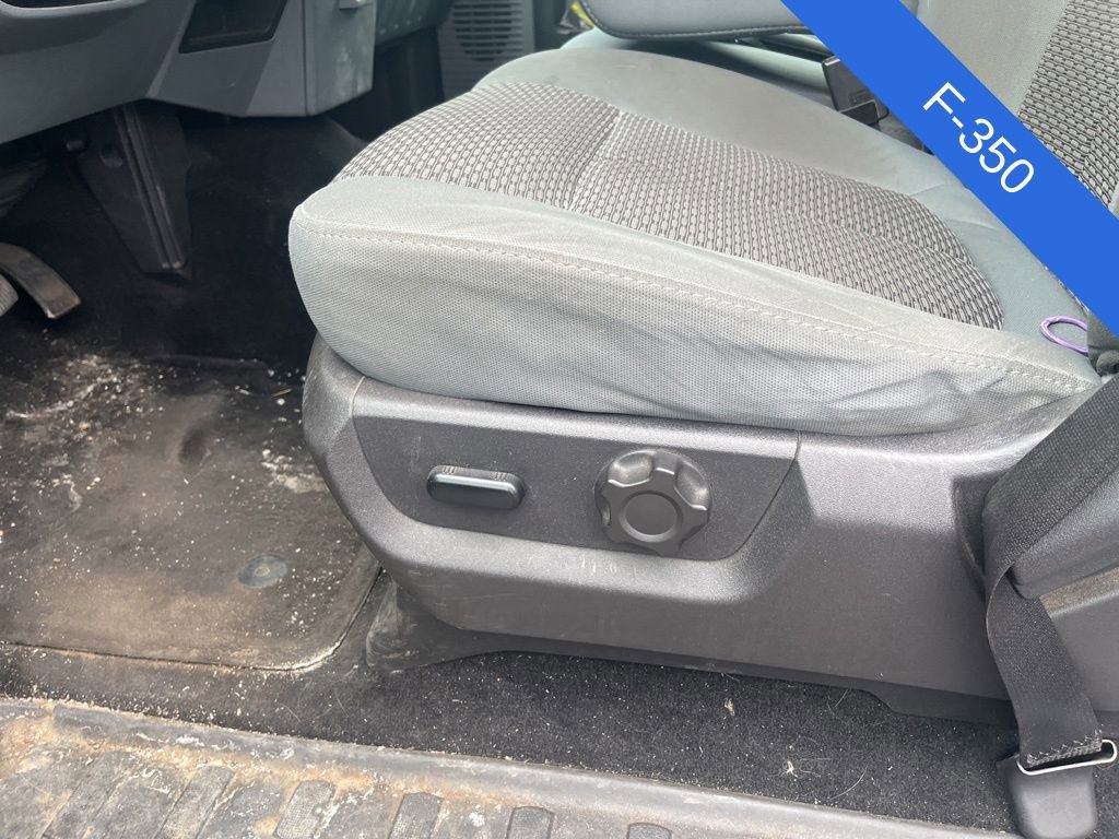 Used 2011 Ford F350 XLT w/ XLT Appearance Pkg image 10