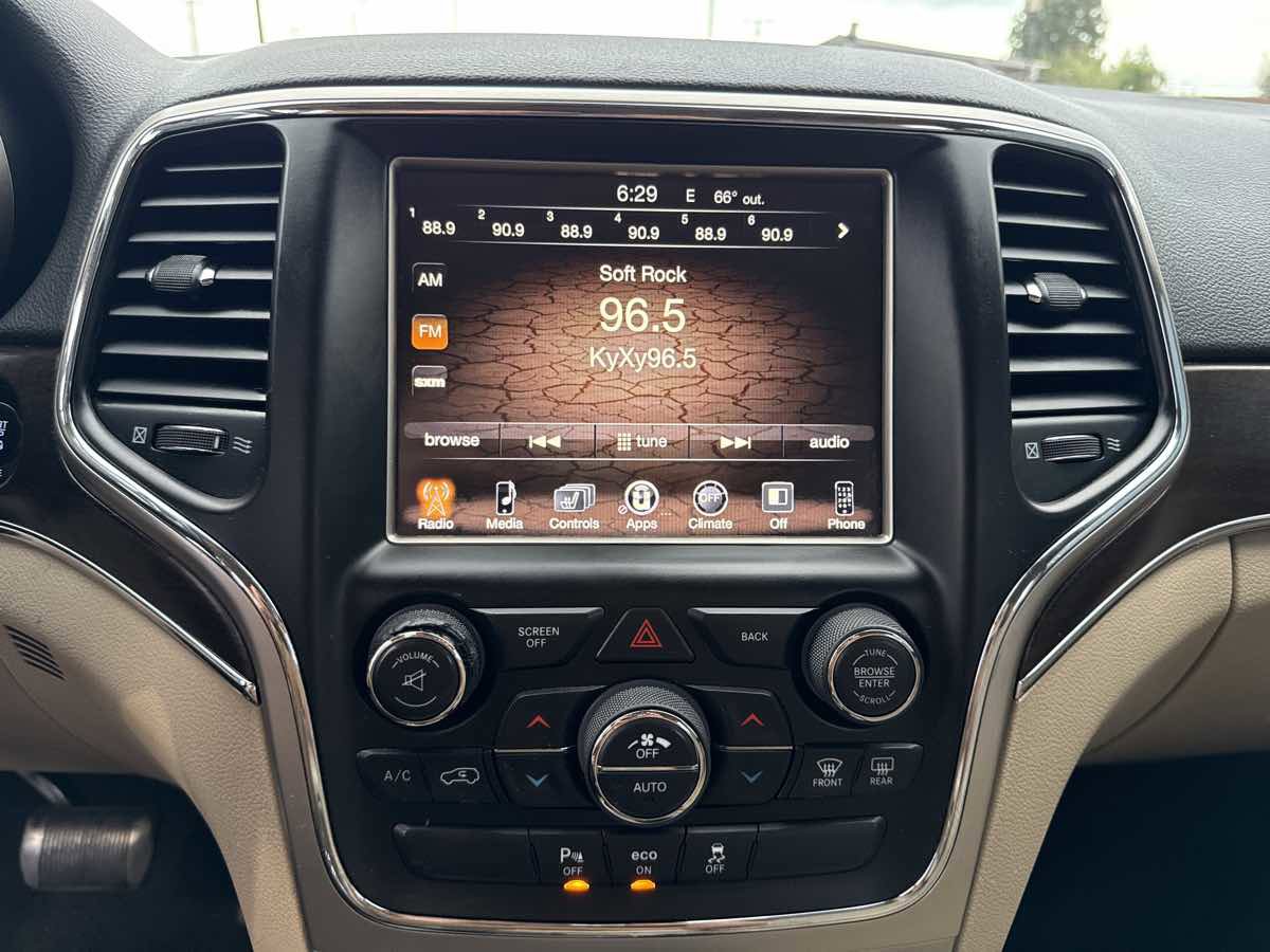 Used 2015 Jeep Grand Cherokee Limited RWD image 36