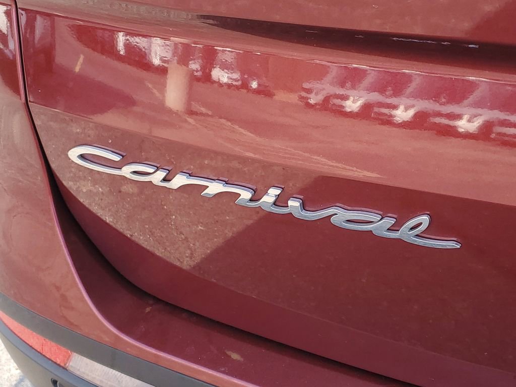 Used 2022 Kia Carnival SX Prestige image 6