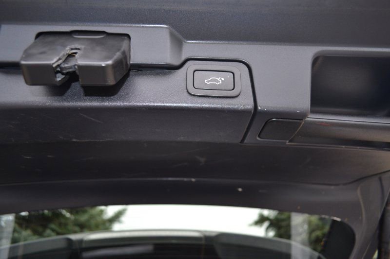 Used 2015 Land Rover Range Rover Evoque Pure Plus AWD/4WD image 36
