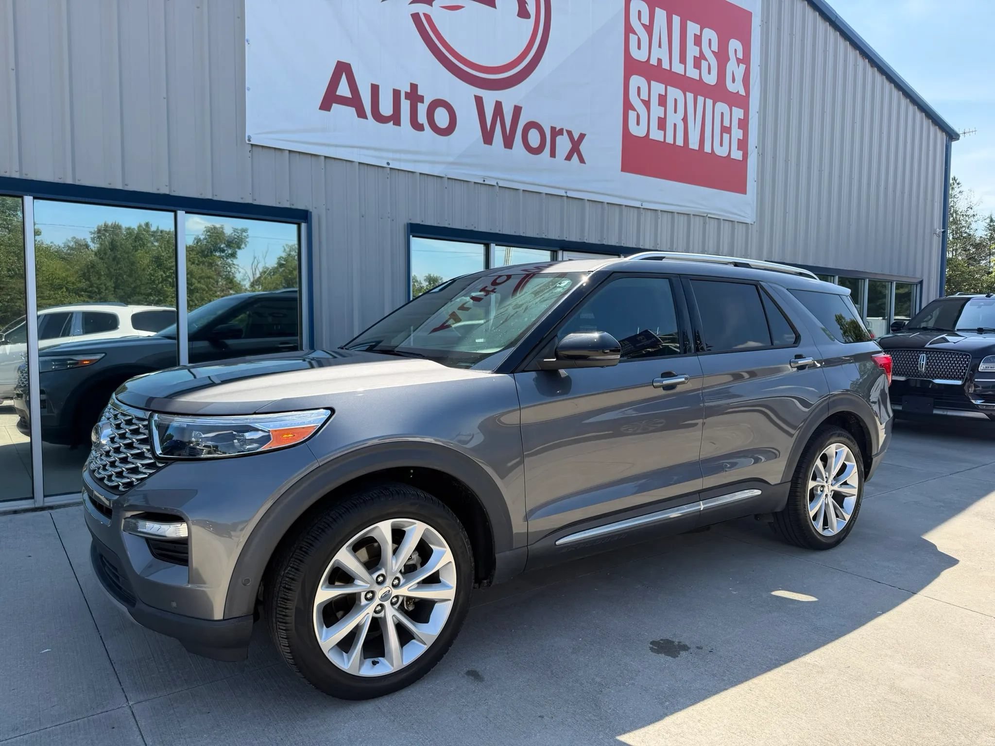 Used 2021 Ford Explorer Platinum w/ Equipment Group 601A AWD/4WD image 33