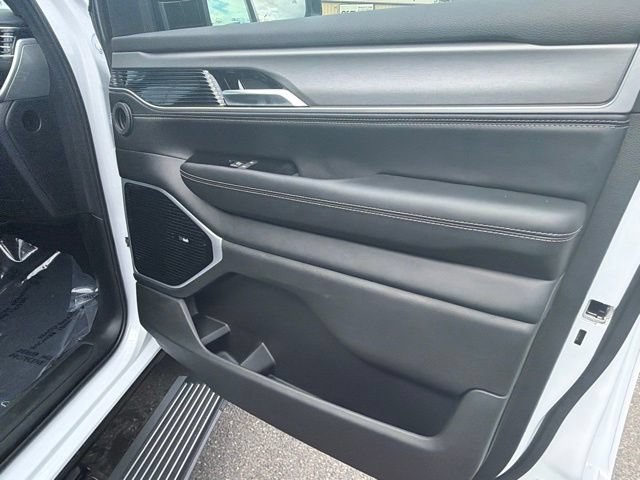 New 2026 Jeep Grand Wagoneer Limited AWD/4WD image 8