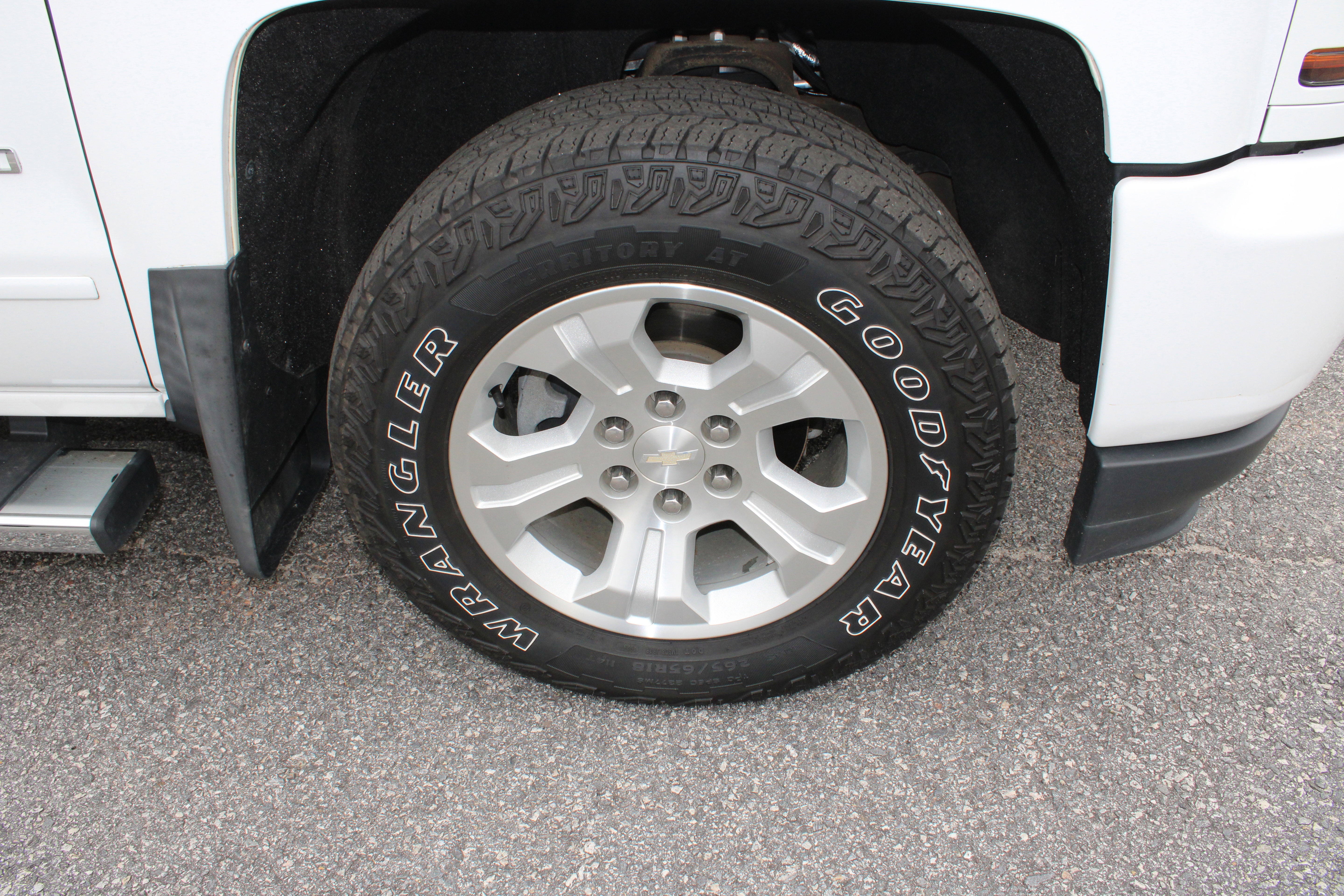 Used 2018 Chevrolet Silverado 1500 LT w/ All Star Edition image 8