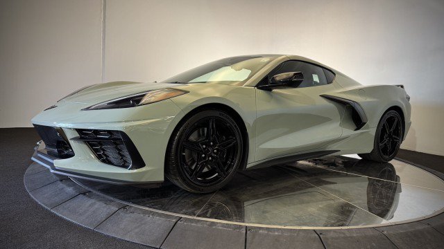 Used 2024 Chevrolet Corvette Stingray Premium Cpe w/ Z51 Performance Package RWD image 21