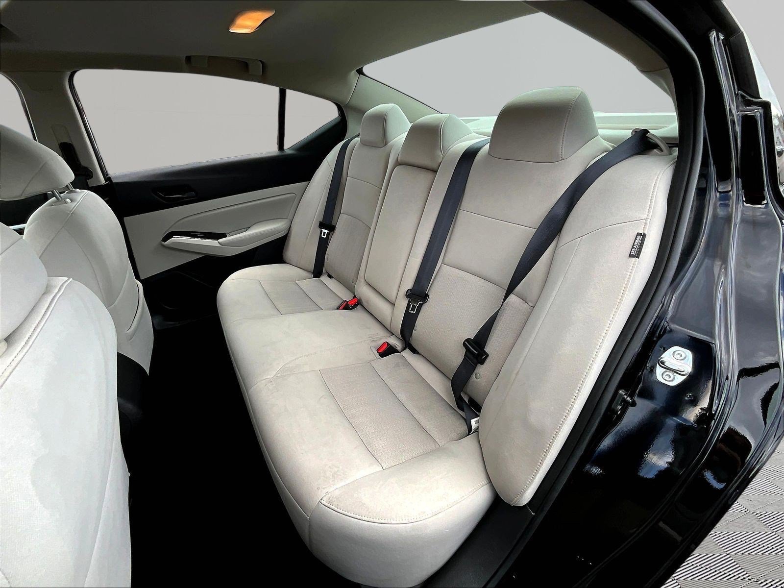Used 2023 Nissan Altima 2.5 SV w/ SV Premium Package FWD image 22