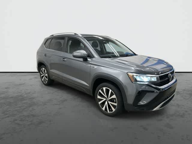 Used 2024 Volkswagen Taos SE FWD image 5