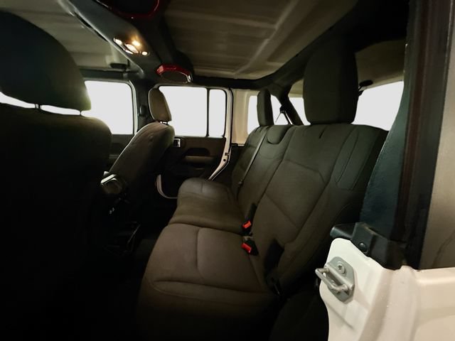 Used 2020 Jeep Wrangler Unlimited Sahara AWD/4WD image 21