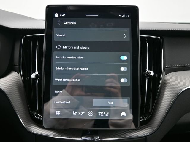 New 2026 Volvo XC60 B5 Ultra w/ Climate Package image 19