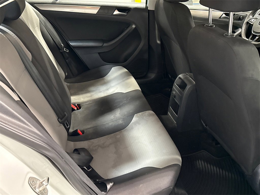 Used 2017 Volkswagen Jetta S image 12