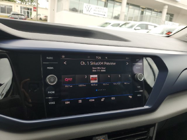 Certified 2023 Volkswagen Taos SE FWD image 25