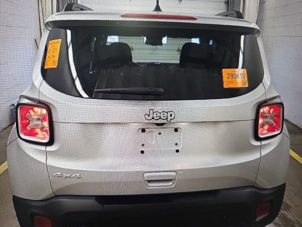 Used 2021 Jeep Renegade Latitude w/ Convenience Group AWD/4WD image 7