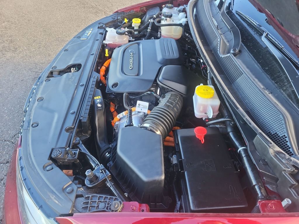 Used 2023 Chrysler Pacifica Limited w/ Uconnect Theater Family Group image 24