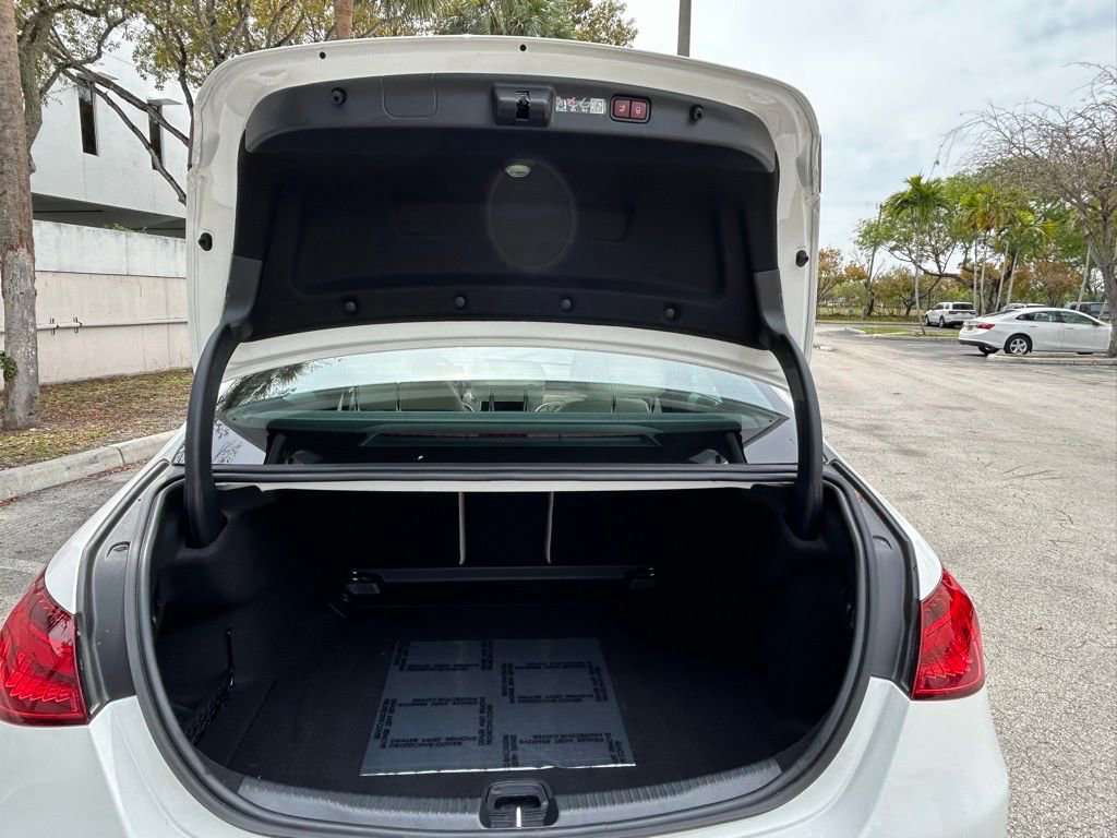 Used 2025 Mercedes-Benz C 300 4MATIC Sedan image 39