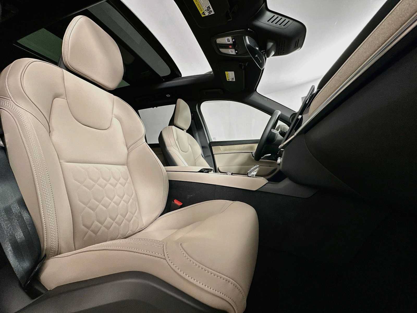 New 2027 Volvo XC90 B6 Plus AWD/4WD image 27