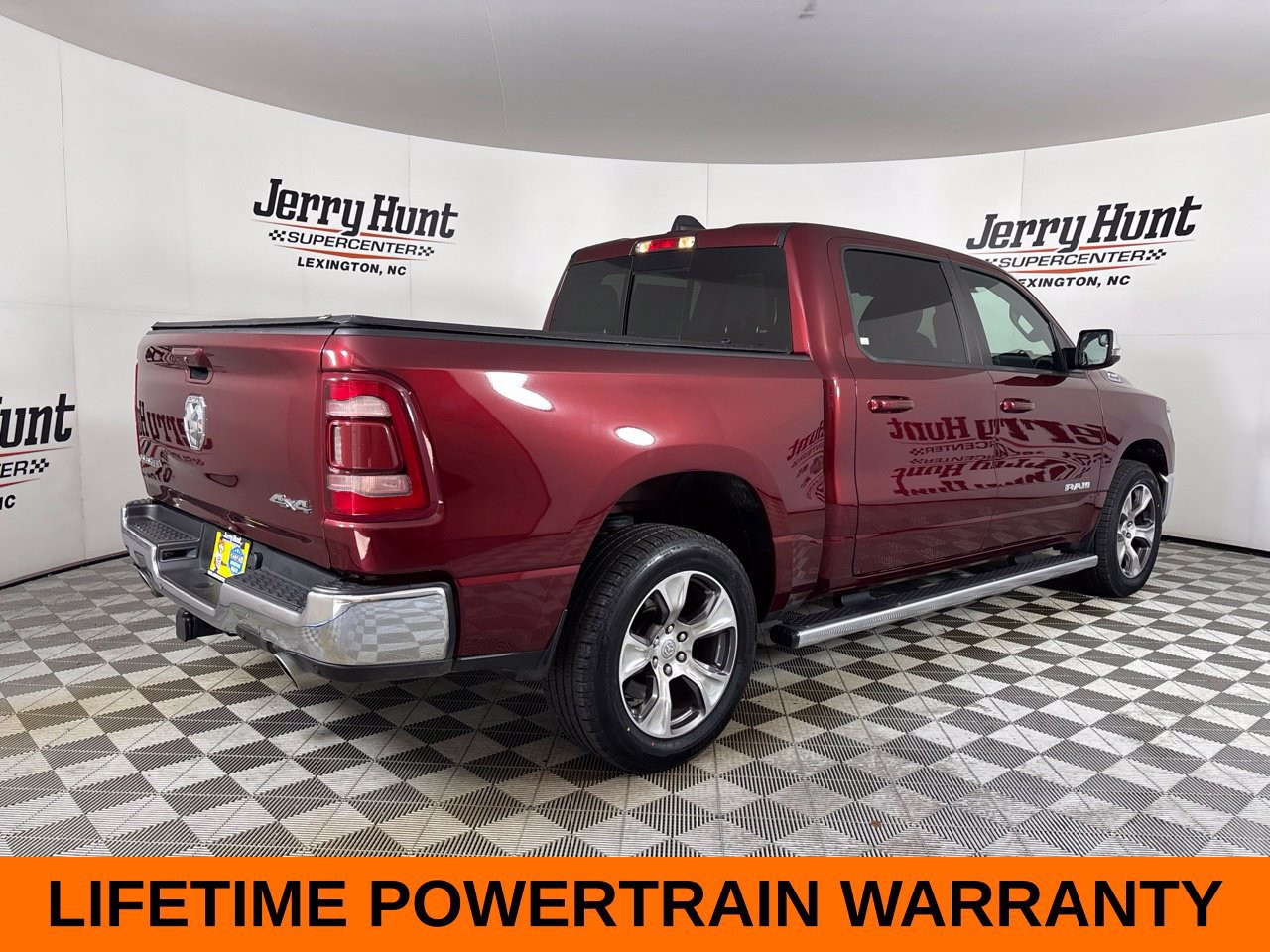 Used 2024 RAM 1500 Laramie AWD/4WD image 6