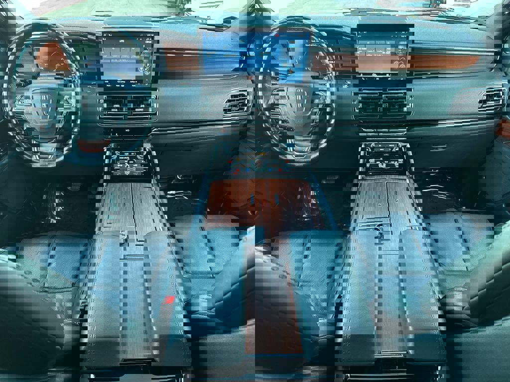 Used 2024 Lincoln Navigator Reserve image 19