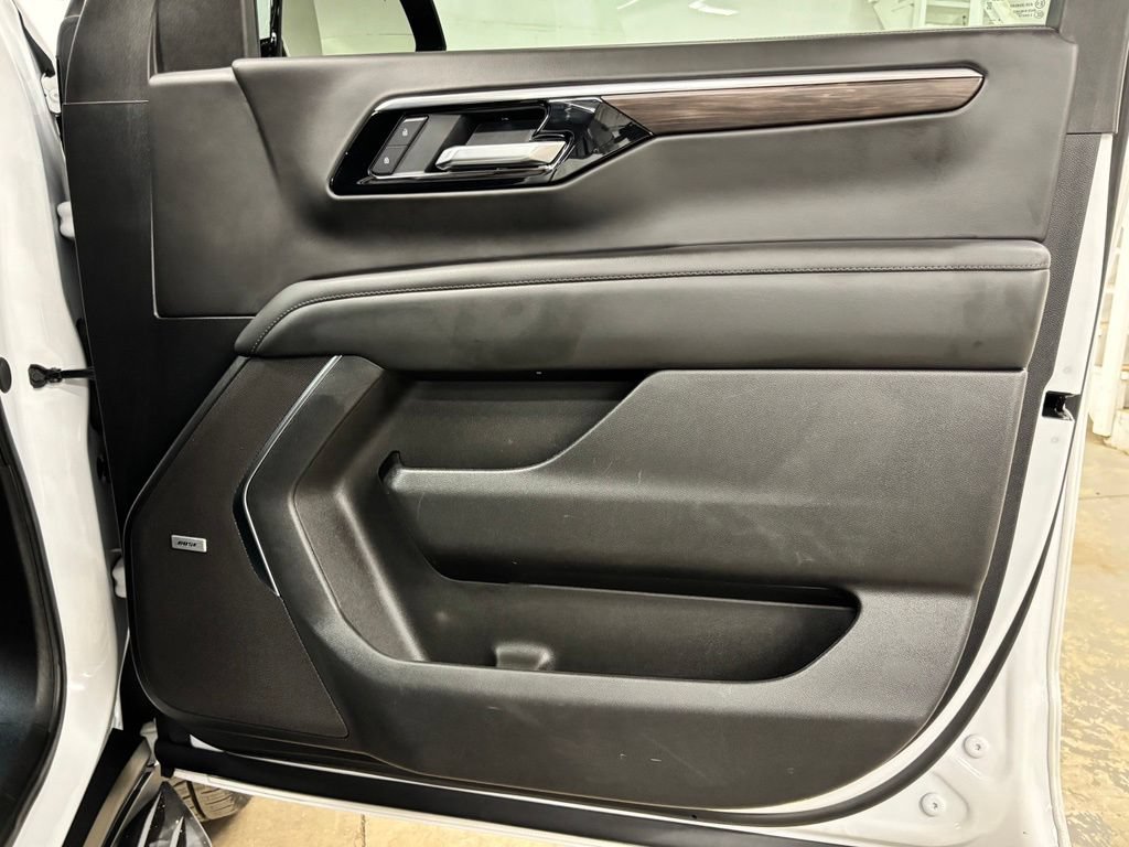Used 2025 Chevrolet Tahoe LT w/ Comfort Package RWD image 23
