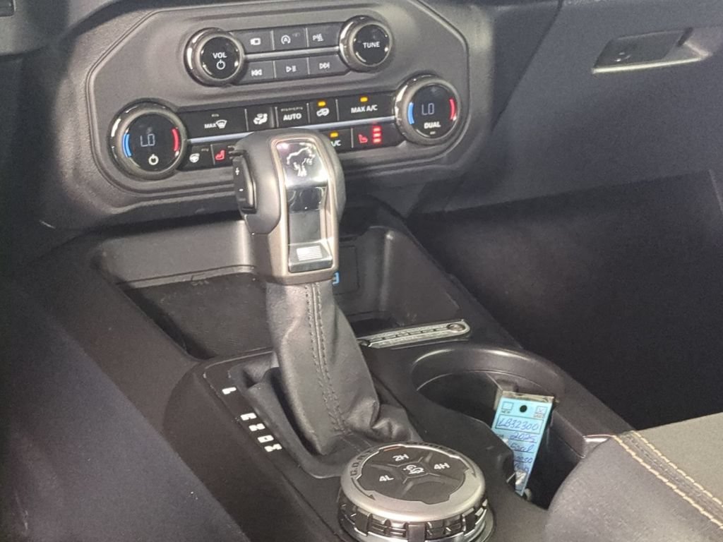 Used 2025 Ford Bronco Outer Banks AWD/4WD image 19