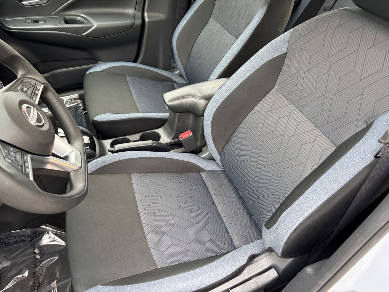 Used 2025 Nissan Versa SV image 34