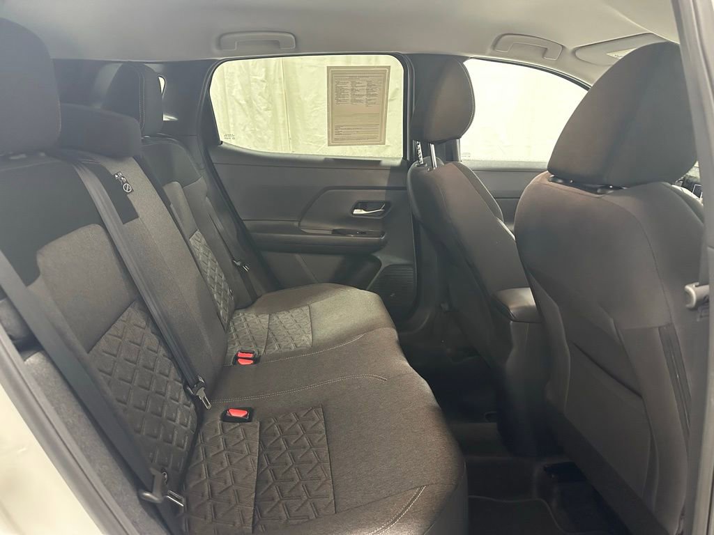 Used 2025 Nissan Kicks SV AWD/4WD image 47