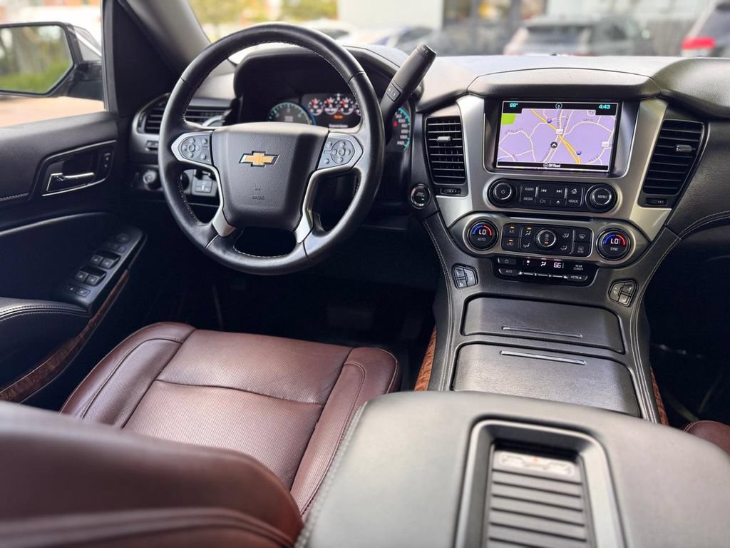 Used 2020 Chevrolet Suburban Premier w/ Premier Plus Edition AWD/4WD image 25