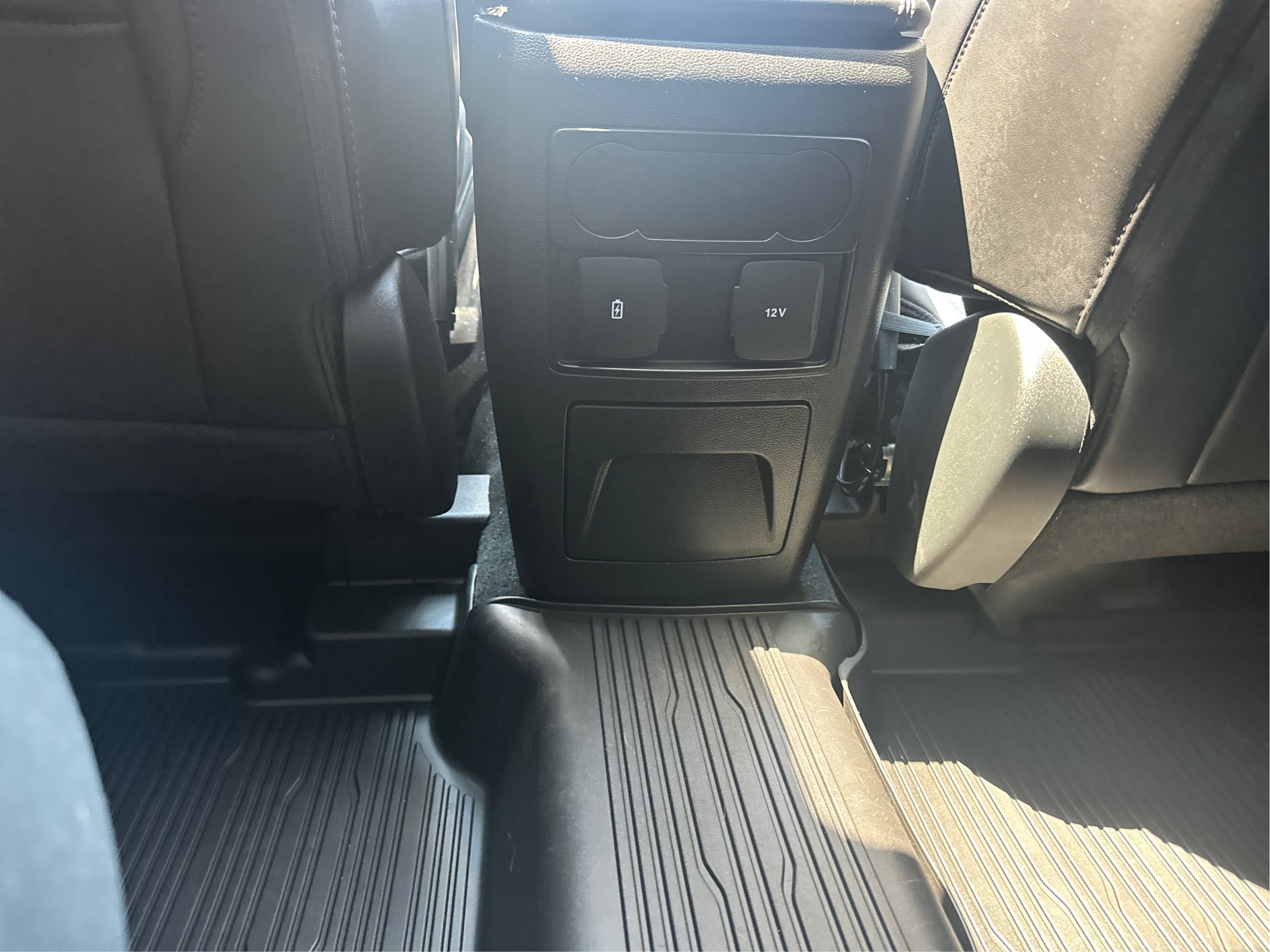 Used 2023 Ford Explorer XLT w/ Equipment Group 202A AWD/4WD image 22