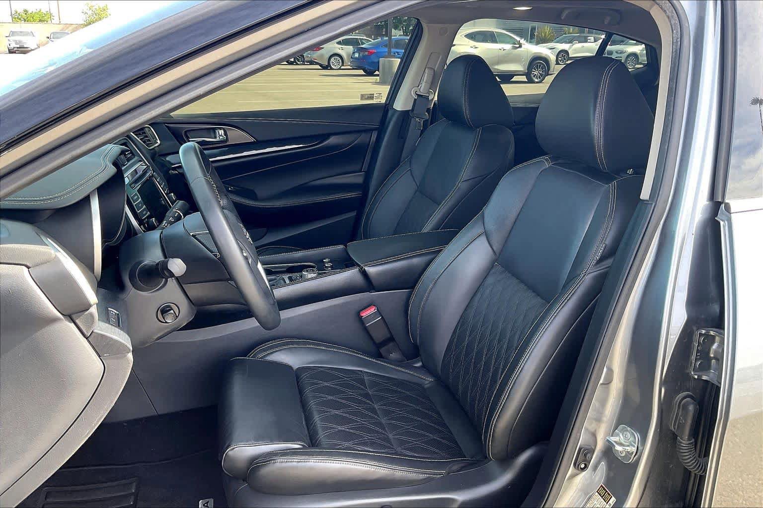Used 2023 Nissan Maxima Platinum w/ Sport Mat Group FWD image 8