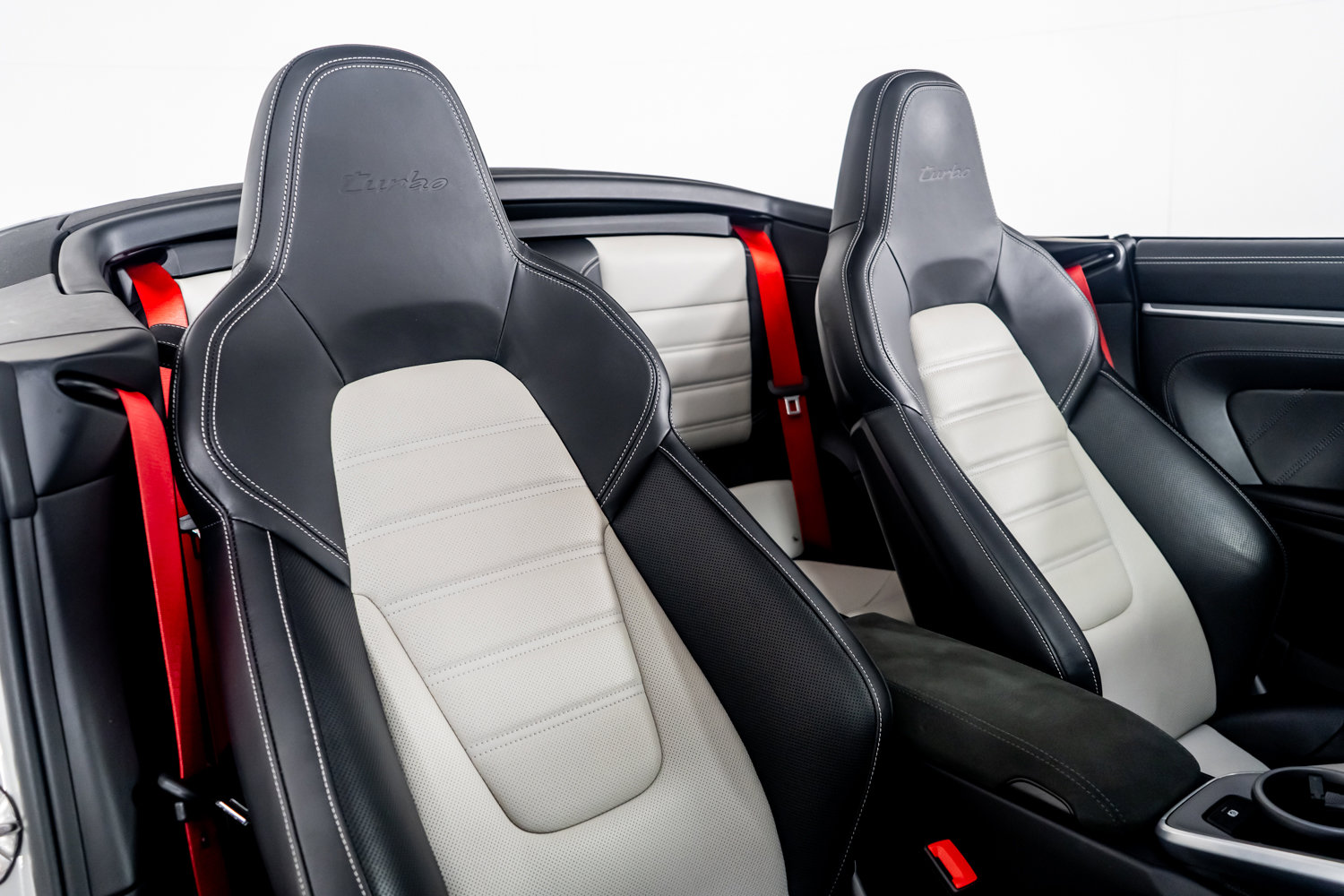 Used 2022 Porsche 911 Turbo image 29