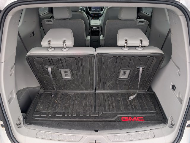 Used 2023 GMC Acadia SLT w/ Technology Package FWD image 14