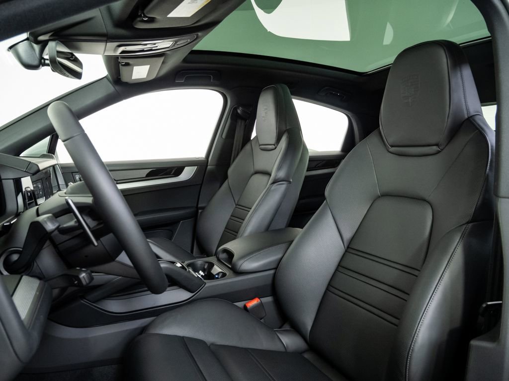 New 2026 Porsche Cayenne Coupe AWD/4WD image 5