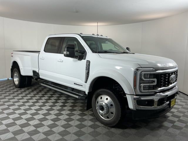 Certified 2025 Ford F450 Lariat w/ FX4 Off-Road Package image 3