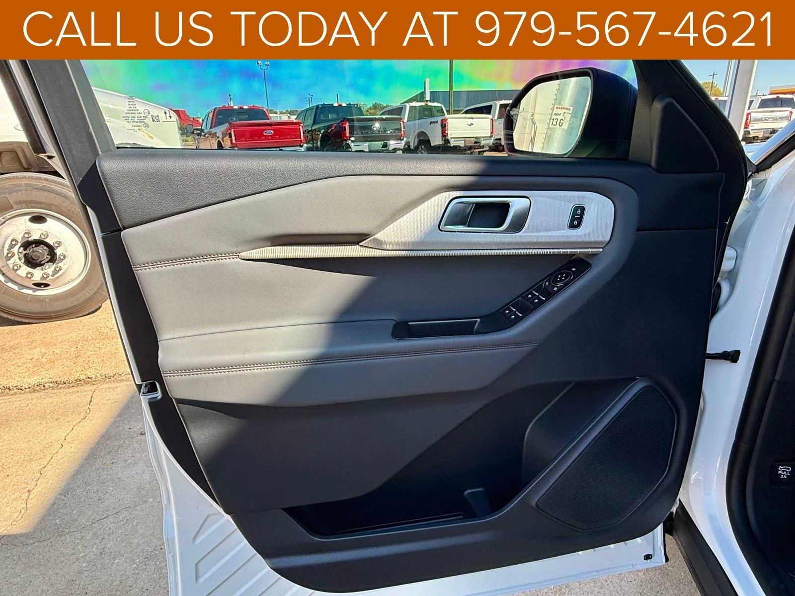 New 2026 Ford Explorer Active w/ Active Comfort Package image 5