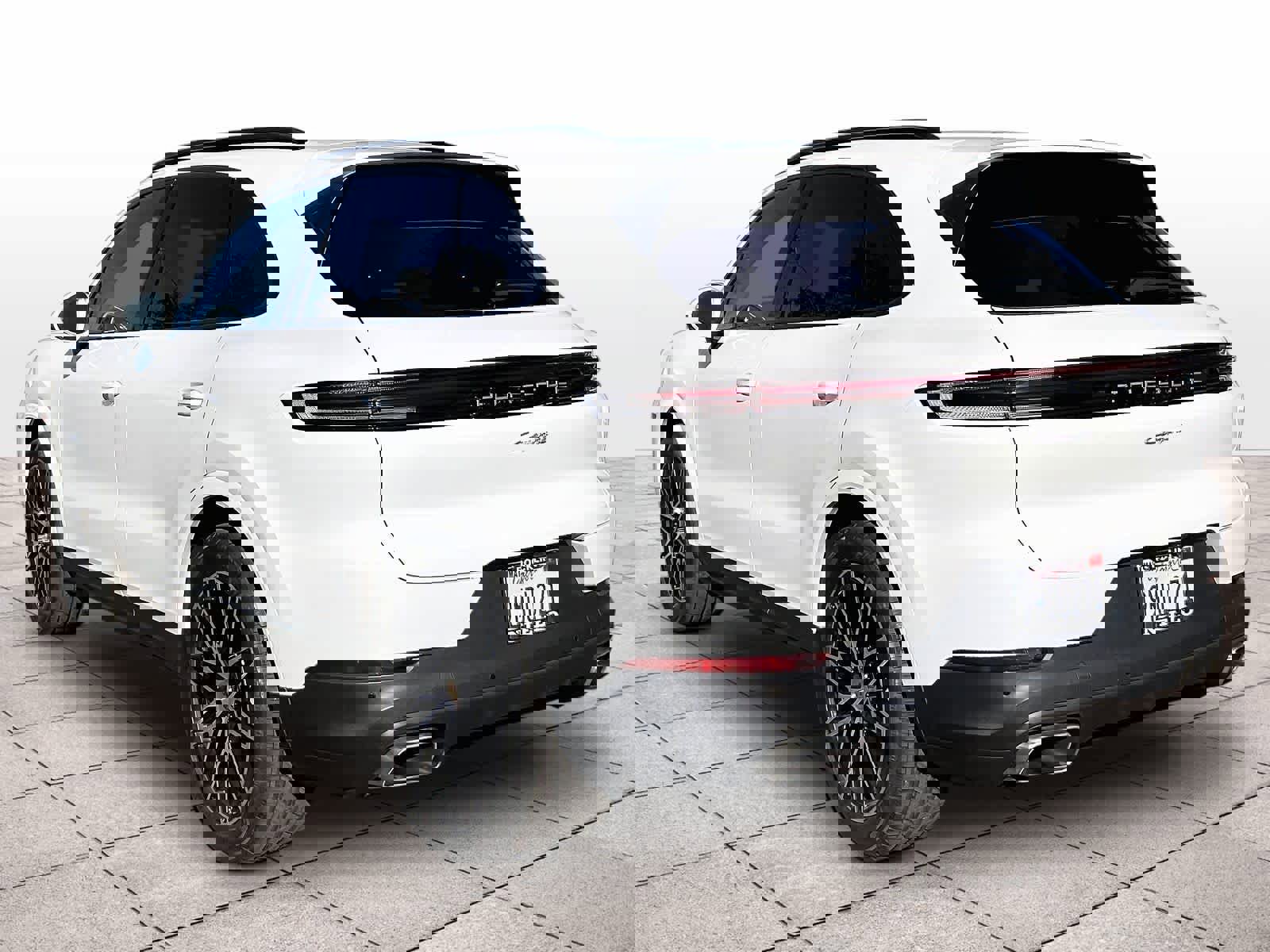 Used 2024 Porsche Cayenne image 11